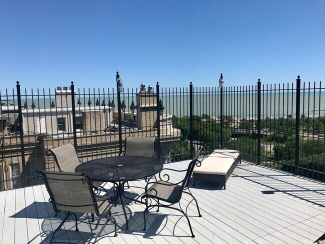 Foto del edificio - 1540 N State Pkwy