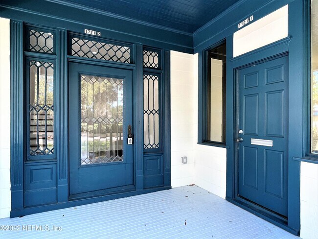 Building Photo - 1721 Memorial Park Dr