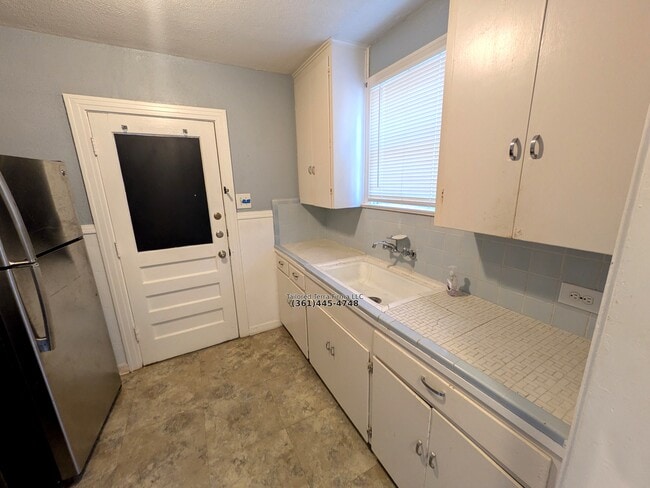 Building Photo - 2702 Swantner St
