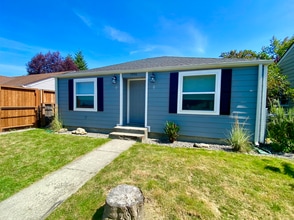 Building Photo - 7916 14th Ave SW