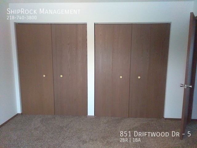 Foto del edificio - 851 Driftwood Dr