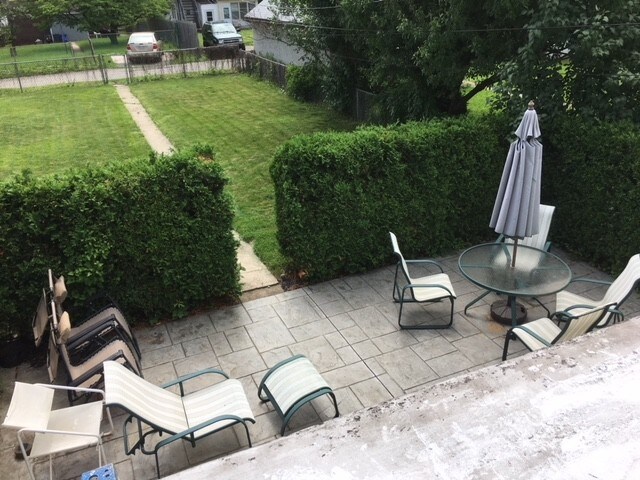 Patio - 141 E 5th Ave