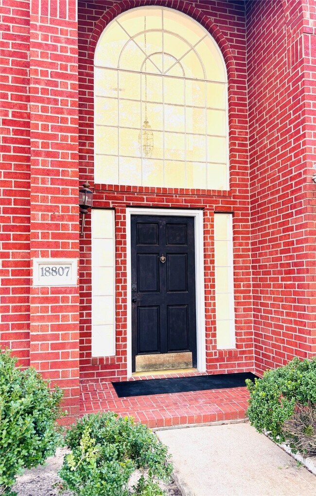 Foto del edificio - 18807 Forest Deer Rd