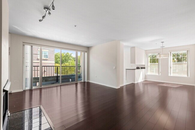 Building Photo - 1800 Dewes St