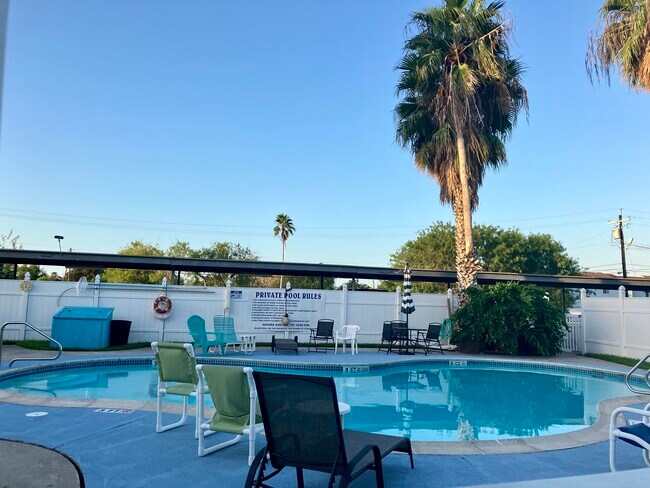 Piscina - 835 Santa Isabel Blvd