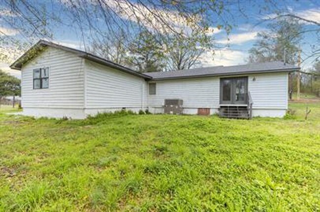 Foto del edificio - Charming 3BR/2BA Home in Vincent