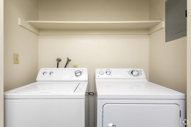 2 Bedroom - Laundry - Crown Ridge Apartments