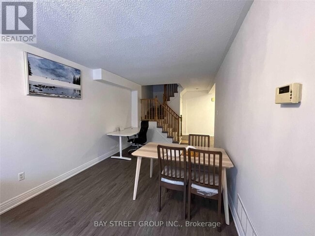 Building Photo - 87 Pickett Crescent