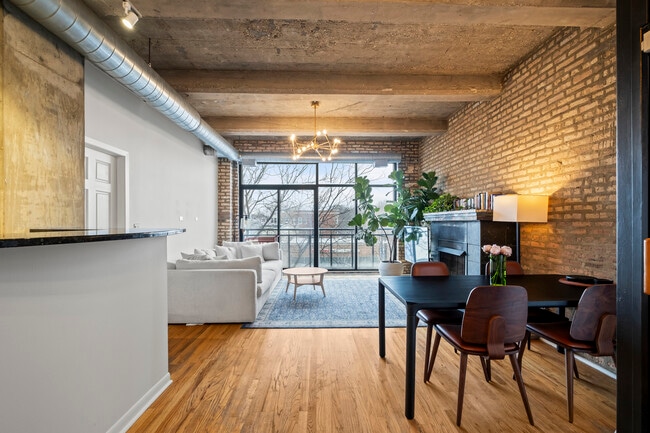 Foto del edificio - 6135 N Broadway