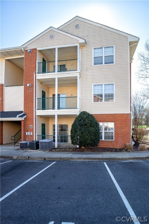 Primary Photo - 9421 Links Ln