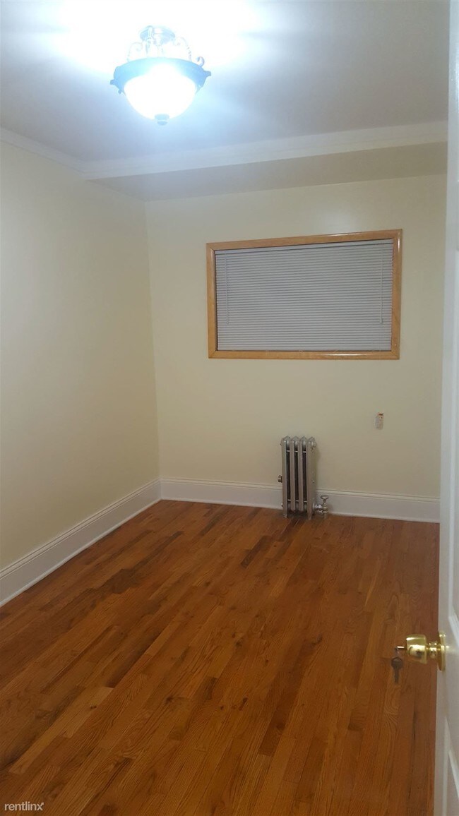 Building Photo - 1925 76th St