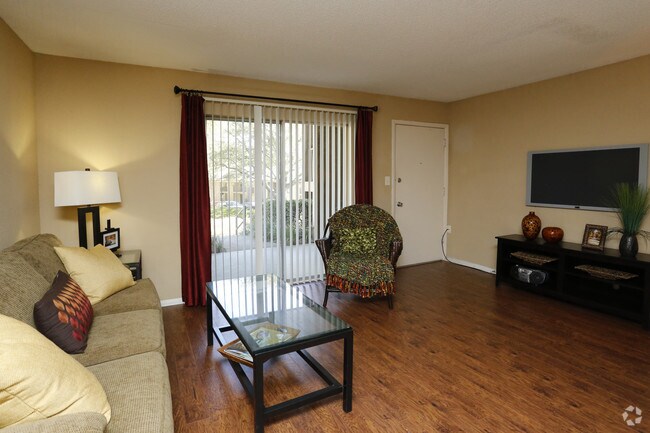 2BR,1.5BA - Apex Hoover