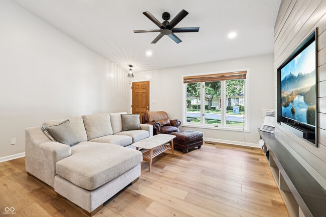 Building Photo - 5 Woodacre Dr