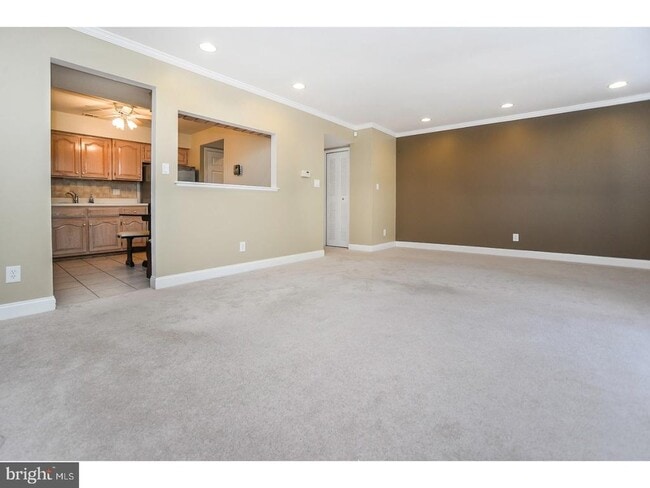 Building Photo - 102 Hazelwood Ln