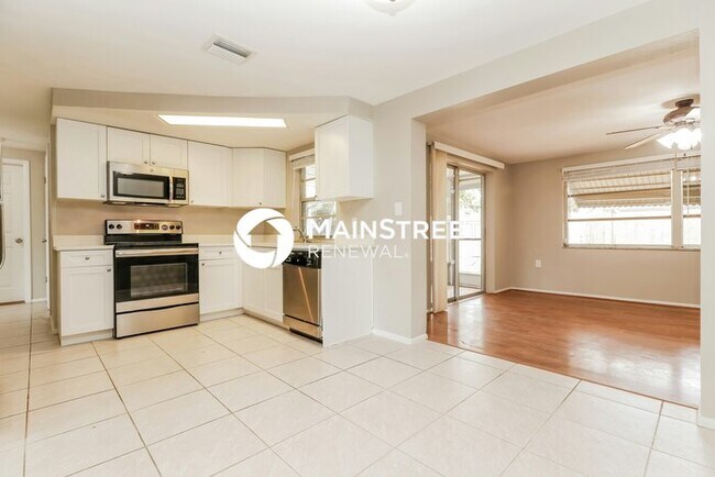 Building Photo - 3 Bedroom Pet-Friendly Home in Holiday, FL with Main Street Renewal