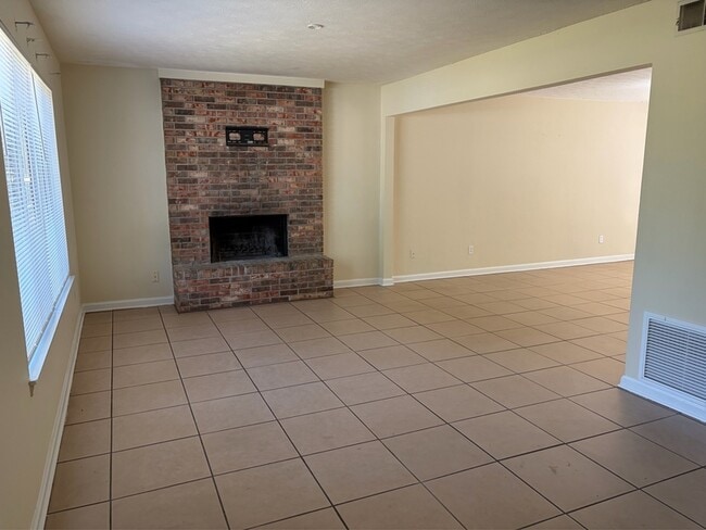 Photo - 1819 Salmon Dr House