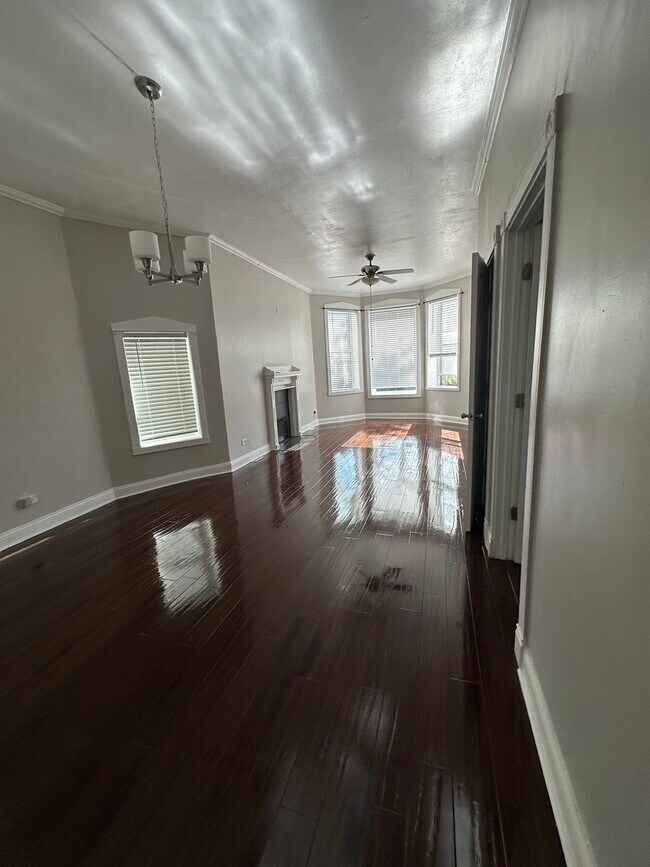 Foto del edificio - 6611 S Rhodes Ave