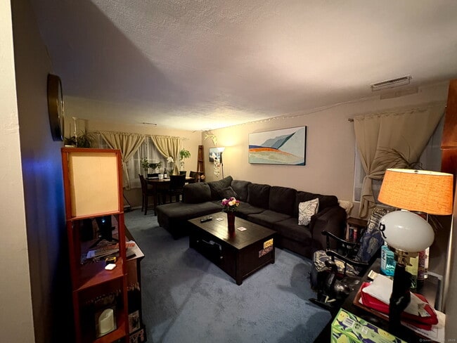 Foto del edificio - 24 Southwind Ln