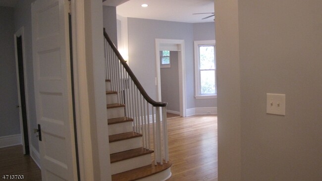 Building Photo - 11 Clarendon Pl