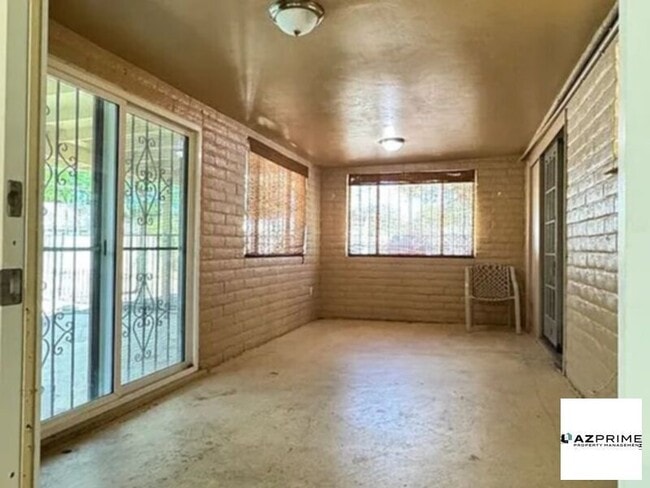 Building Photo - Beautiful home