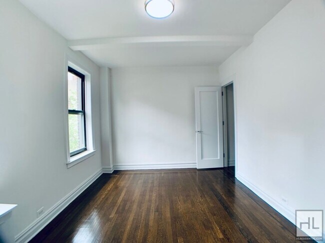 Foto del edificio - EAST 37 STREET