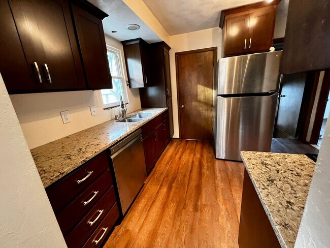 Foto del edificio - 609 Maple St