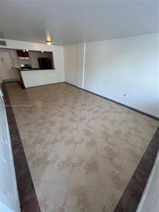 Foto del edificio - 2175 NE 170th St