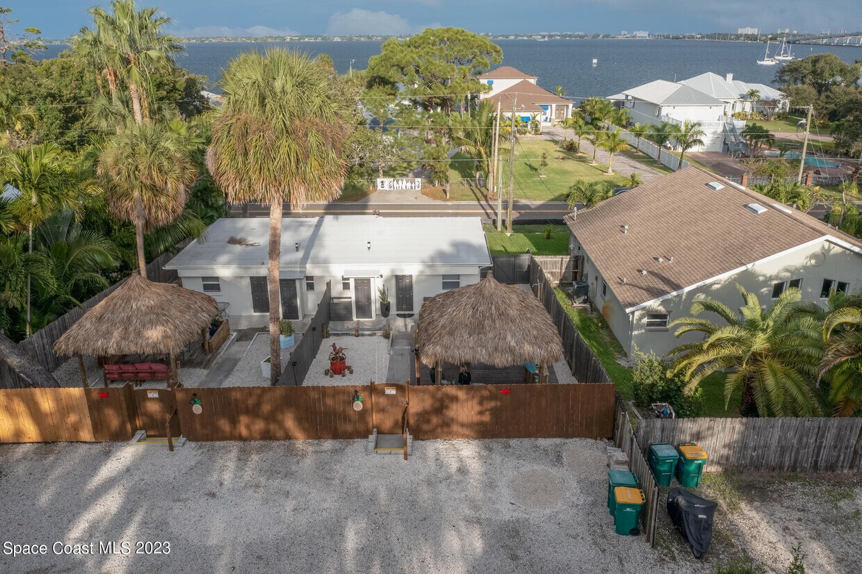 Foto principal - 1672 Pineapple Ave