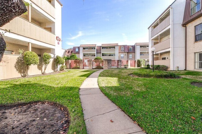 Foto del edificio - 8517 Hearth Dr