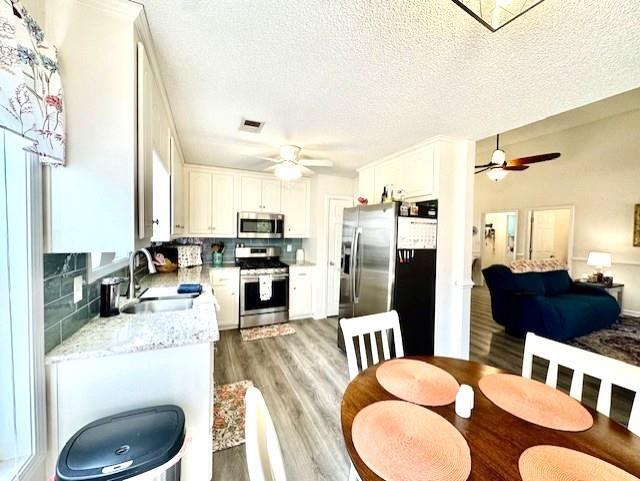 Foto del edificio - 221 MacKenzie Ct