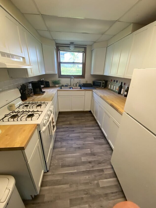 Foto principal - 719 N Teal St