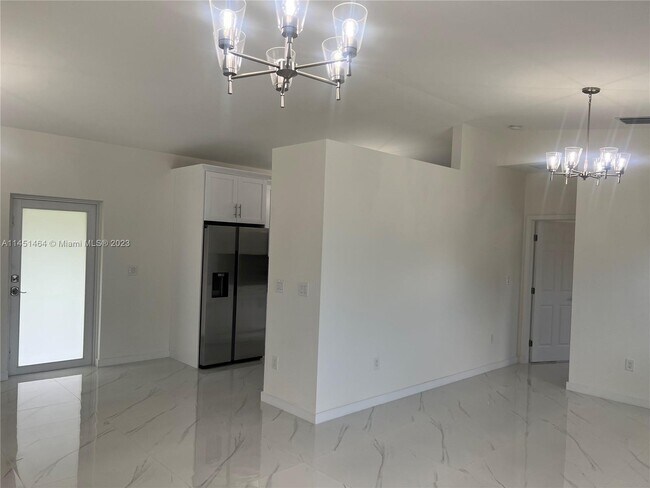 Building Photo - 10801 SW 56th St