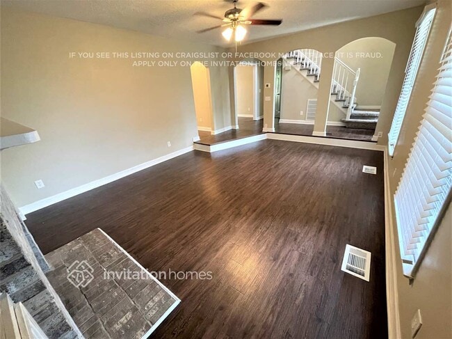 Building Photo - 11347 Mendora Dr