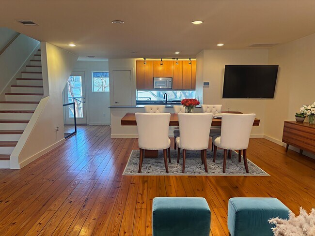 Foto del edificio - 4213 Dickason Ave