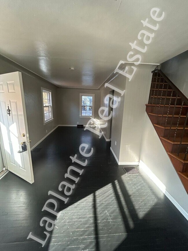 Foto del edificio - Charming 2-Bedroom Home in West Toledo – Updated and Move-In Ready!