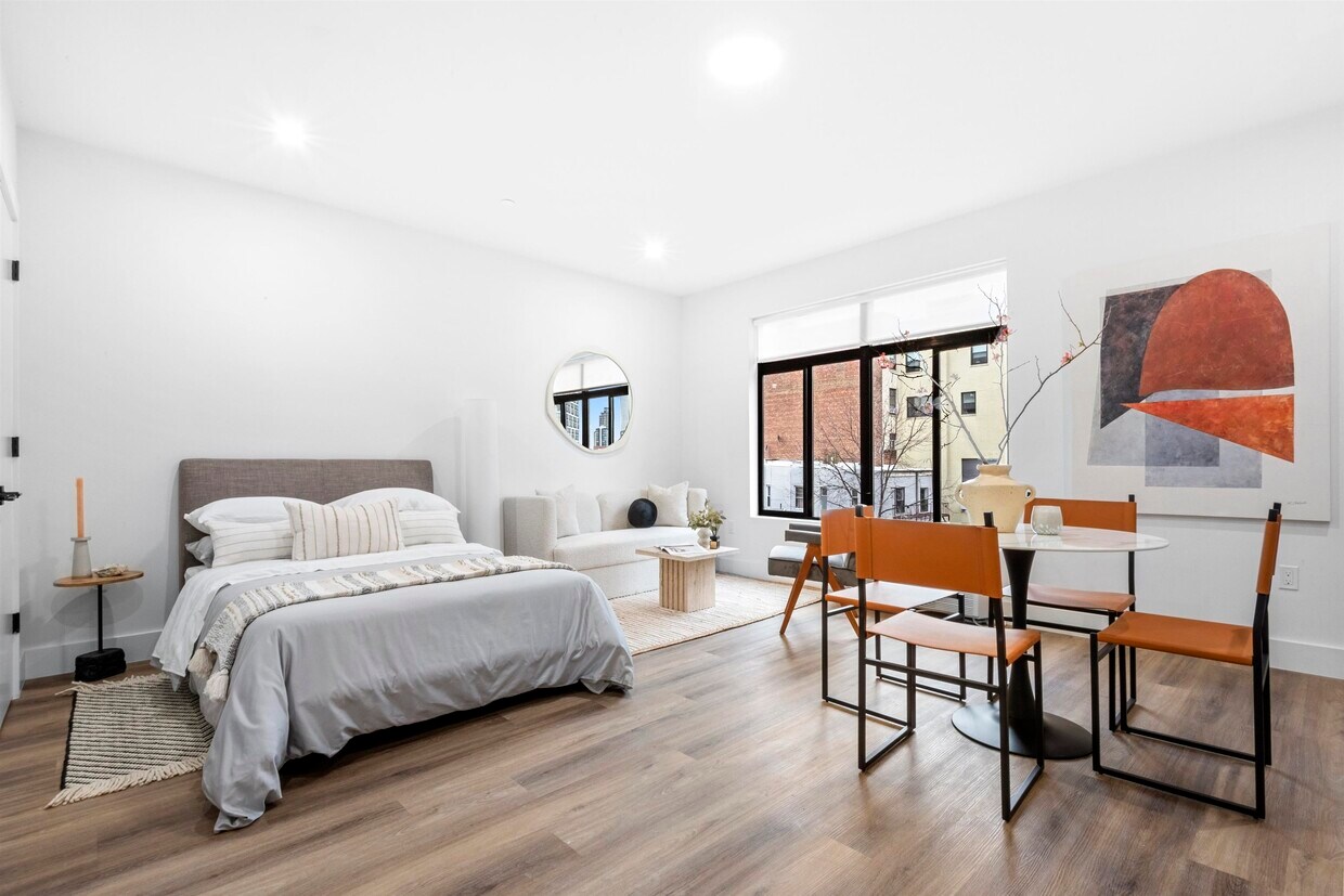 Foto principal - 99 Storms Ave