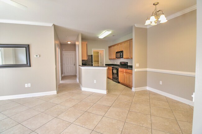 Building Photo - 2077 Silvercrest Dr