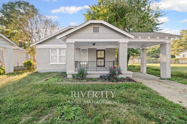 Beautifully Renovated 3-Bedroom Home in Me... - Beautifully Renovated 3-Bedroom Home in Me...