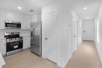 Building Photo - 725 Wagtail Dr