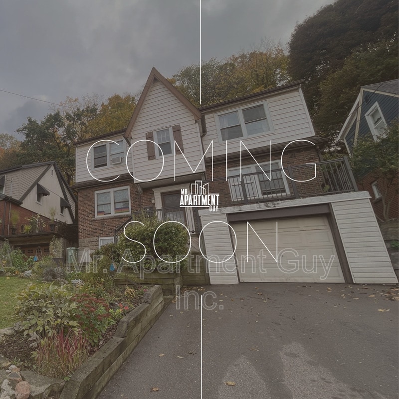 Photo principale - 16 Kingsway Dr