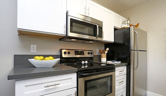 Building Photo - Stoneridge Luxury Apartments