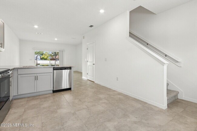 Building Photo - 7217 Sabal Ter