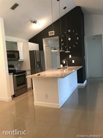 Foto del edificio - 2 br, 2 bath Apartment - ROYAL PALM PLACE