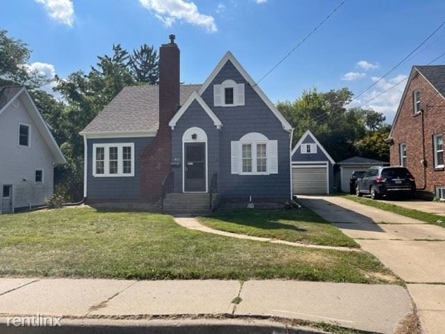 421 Melrose Ct, Iowa City, IA 52246