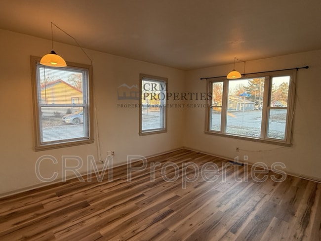 Building Photo - 1301 S Waugh St