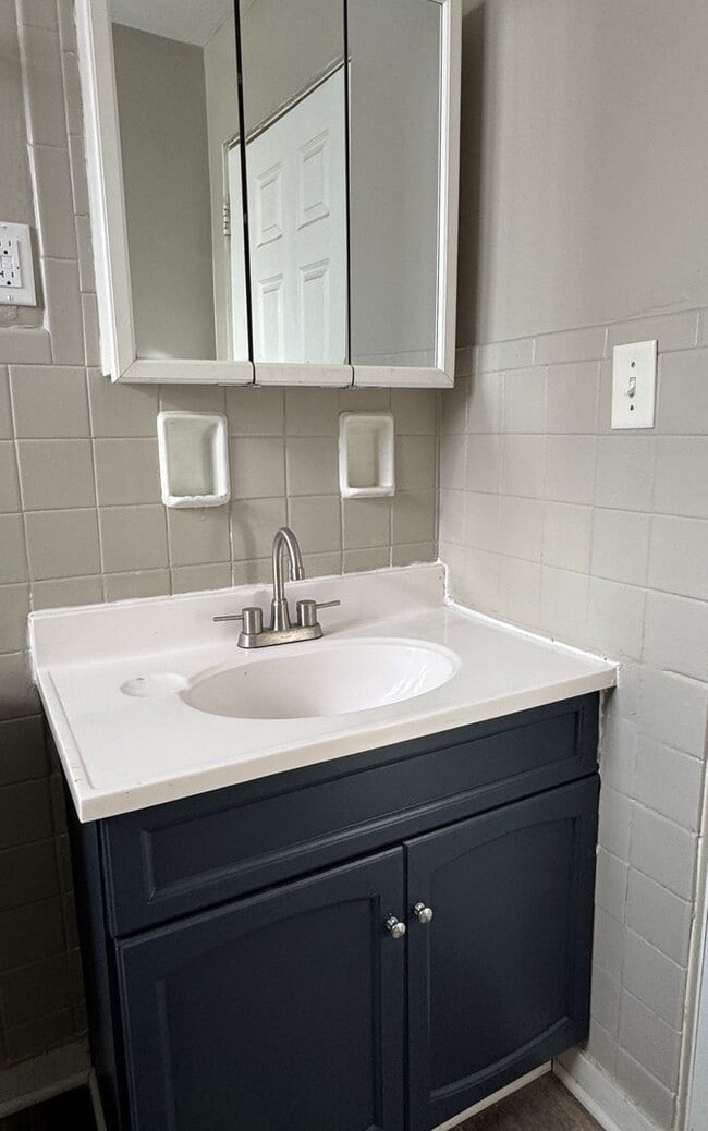 Foto del edificio - 4906 Baring Ave