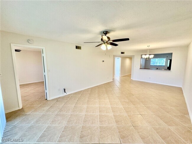 Foto del edificio - 738 Landover Cir