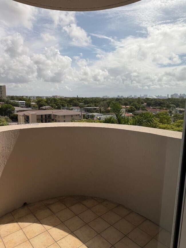 Foto del edificio - 50 Menores Ave