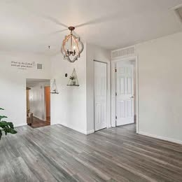 Foto del edificio - 14501 Livingston Rd