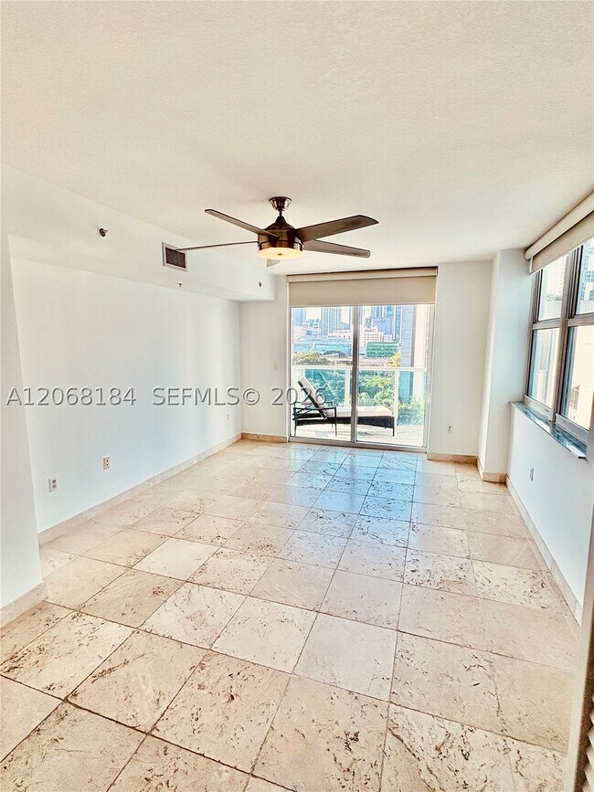 Foto del edificio - 31 SE 5th St